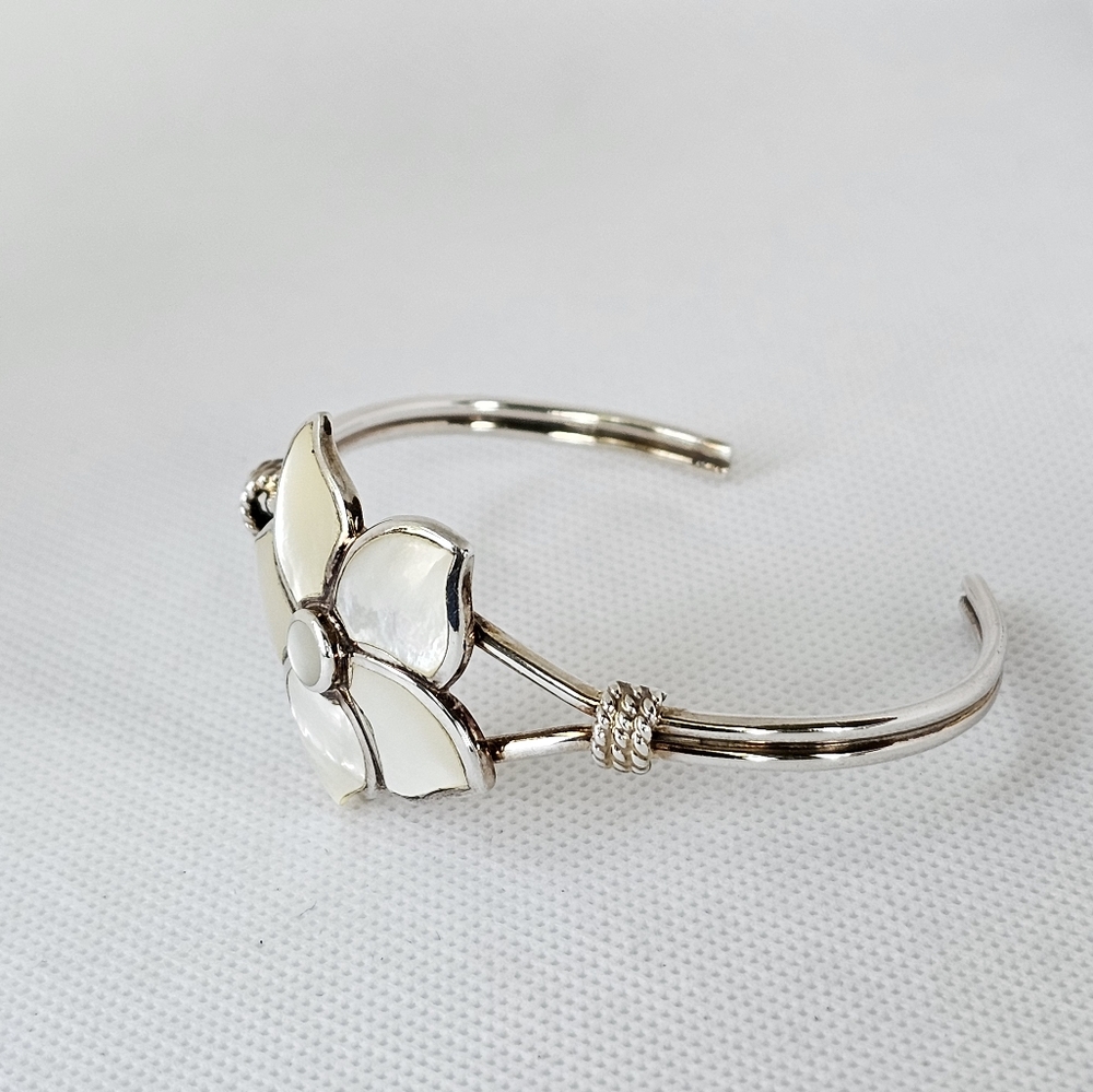 Gorgeous Natural Mother of Pearl Cuff in Sterling Silver! - Picture 9 of 10